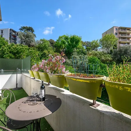 With Terrace Apartment *